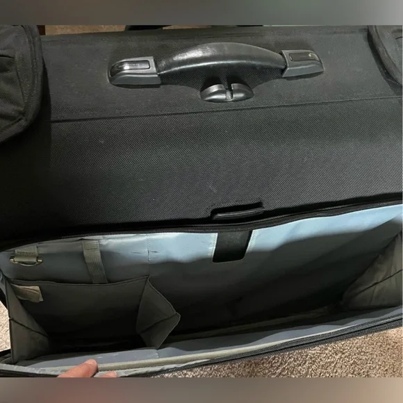 BRIGGS & RILEY BASELINE ROLLING GARMENT BAG - Picture 5 of 10